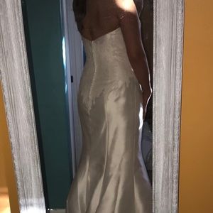 Wedding dress